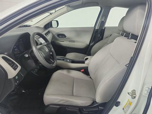 Used 2017 Honda HR-V LX image 18