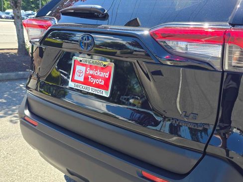 Certified 2024 Toyota RAV4 LE AWD/4WD image 13