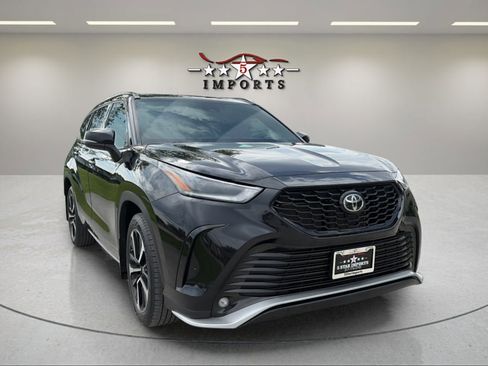 Used 2022 Toyota Highlander XSE AWD/4WD image 8