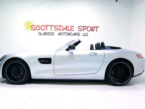 Used 2019 Mercedes-Benz AMG GT image 2
