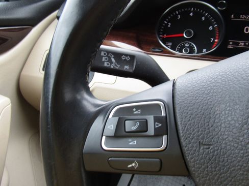 Used 2012 Volkswagen CC Lux image 21