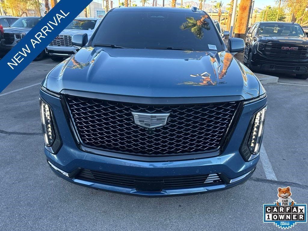 Used 2026 Cadillac Escalade ESV Platinum Sport w/ LPO, ONYX Package AWD/4WD image 8