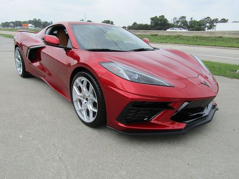 Used 2022 Chevrolet Corvette Stingray Preferred Cpe w/ Z51 Performance Package RWD image 3