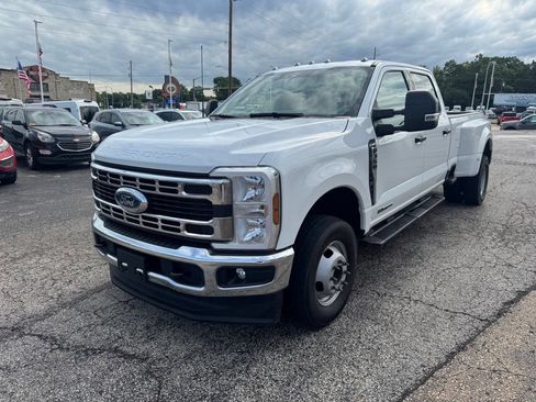 Certified 2025 Ford F350 XLT w/ FX4 Off-Road Package AWD/4WD image 3
