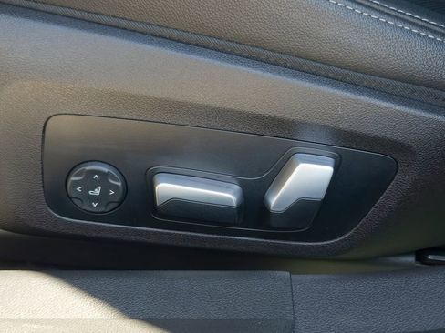 Used 2023 BMW 330i xDrive Sedan w/ M Sport Package image 17