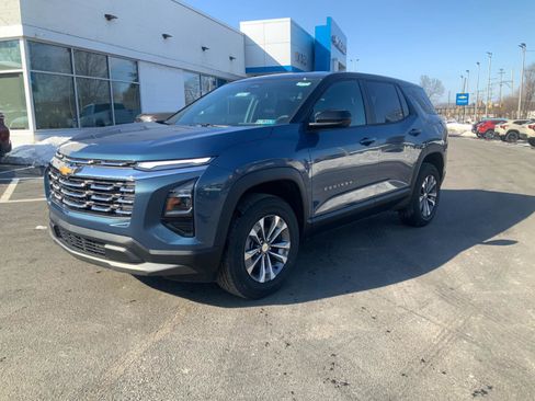 New 2026 Chevrolet Equinox LT w/ Convenience Package II image 3