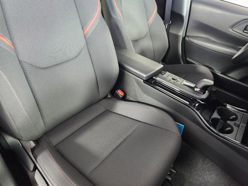 Used 2025 Toyota Prius Plug-In Hybrid image 10