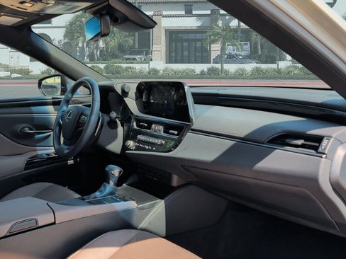 Used 2022 Lexus ES 350 w/ Accessory Package 2 FWD image 29