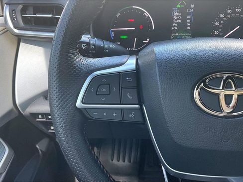 Used 2023 Toyota Sienna XSE FWD image 31