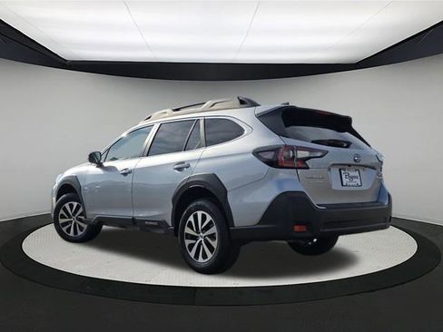 New 2025 Subaru Outback Premium image 5