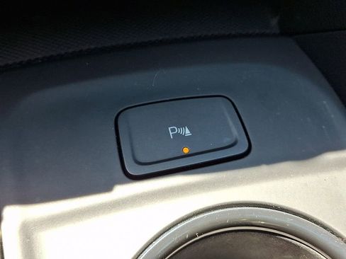 Certified 2023 Chevrolet Equinox RS FWD image 28