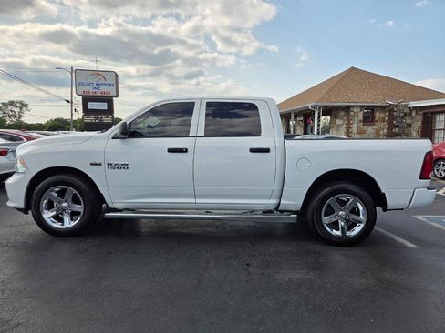Used 2017 RAM 1500 Express RWD image 3