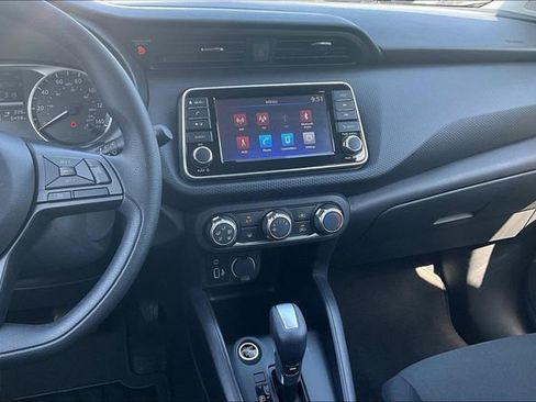 Used 2025 Nissan Kicks Play S FWD image 9