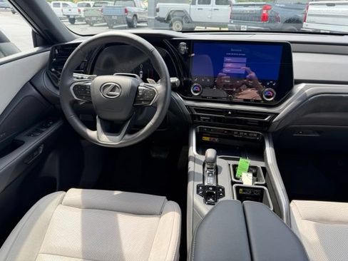 Used 2025 Lexus TX 350 AWD w/ Technology Package image 32
