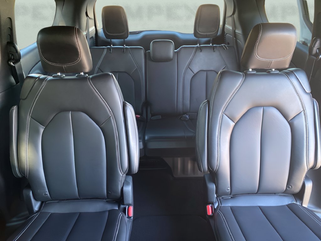 Used 2026 Chrysler Pacifica Select FWD image 19