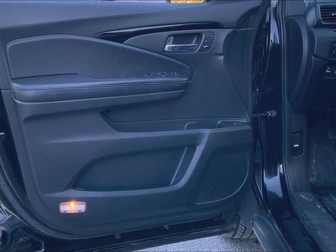 Used 2017 Honda Pilot Elite image 22