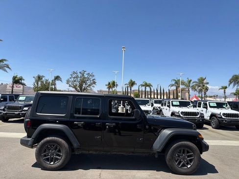 Used 2025 Jeep Wrangler Unlimited Sport AWD/4WD image 10
