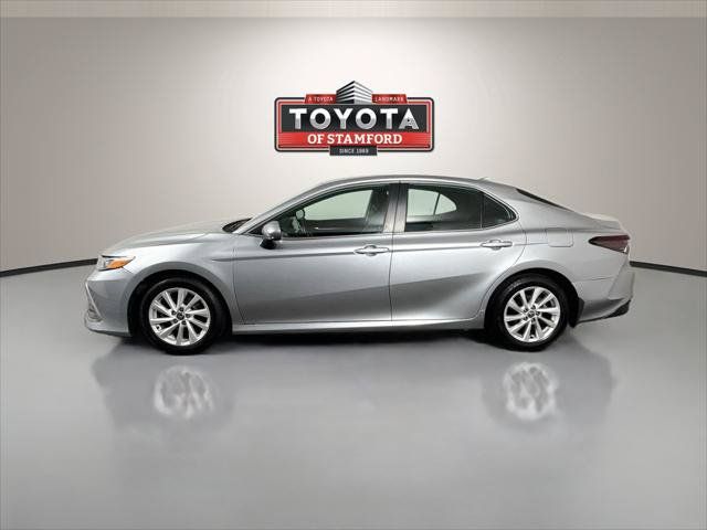 Certified 2022 Toyota Camry LE FWD image 4