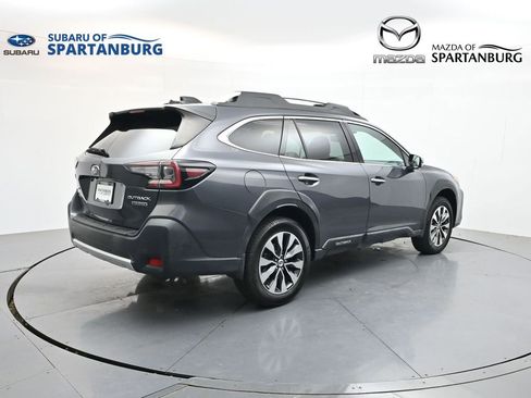 Used 2023 Subaru Outback Touring AWD/4WD image 8