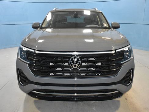 Certified 2025 Volkswagen Atlas SEL Premium R-Line image 20