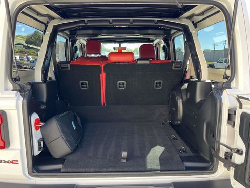 Used 2022 Jeep Wrangler Unlimited Rubicon 4xe image 28