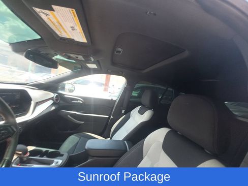 Used 2024 Chevrolet Trax RS w/ Sunroof Package FWD image 7