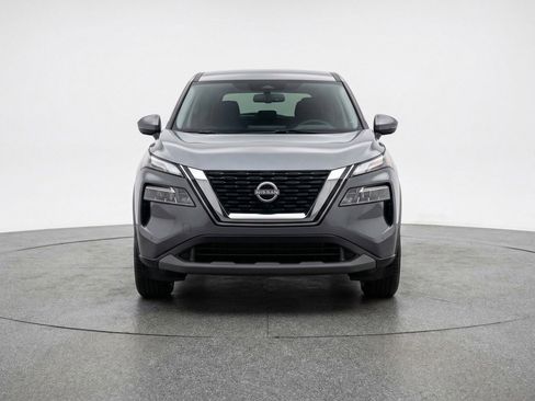 Used 2025 Nissan Rogue SV AWD/4WD image 2