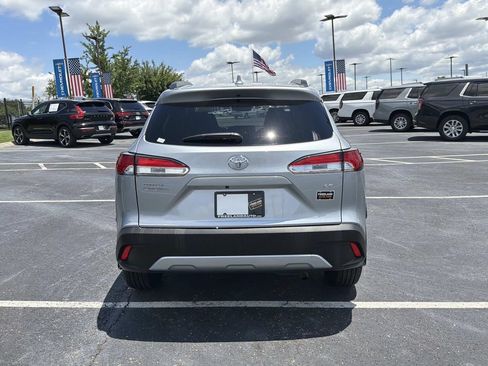 Used 2024 Toyota Corolla Cross LE FWD image 12