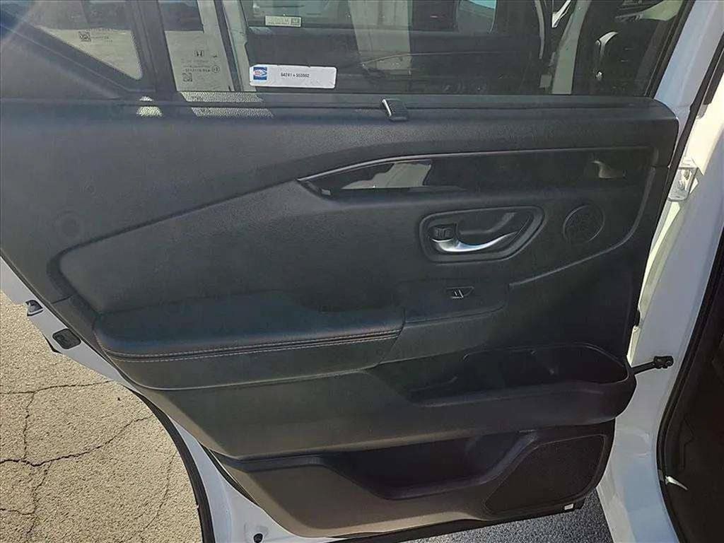 Used 2024 Honda Pilot TrailSport image 23
