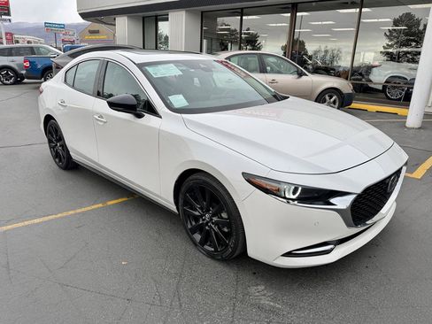 Used 2023 MAZDA MAZDA3 Premium Plus AWD TURBO image 2