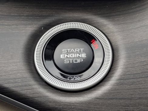 Used 2025 Jeep Grand Cherokee Limited RWD image 40