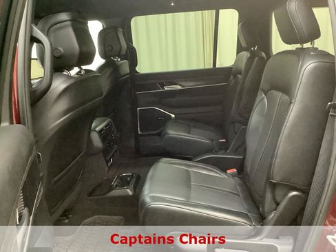 Used 2024 Jeep Wagoneer Series II AWD/4WD image 25
