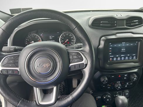 Certified 2021 Jeep Renegade Latitude w/ Convenience Group AWD/4WD image 16