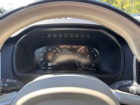 Used 2021 Volvo XC90 T5 Momentum w/ Protection Package AWD/4WD image 24