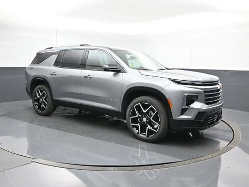 New 2026 Chevrolet Traverse High Country w/ LPO, Floor Liner Package image 7