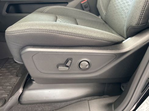 Used 2025 RAM 1500 Big Horn image 40