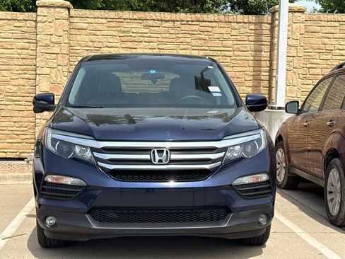 Used 2017 Honda Pilot EX image 2