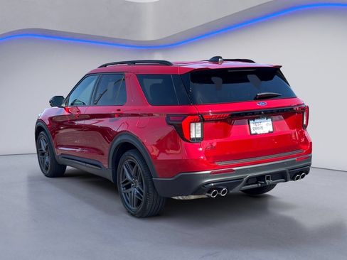 Used 2025 Ford Explorer ST AWD/4WD image 3