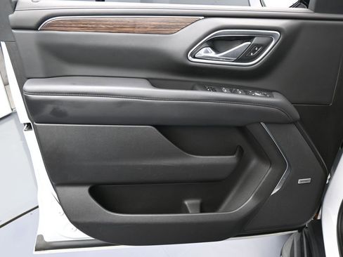 Used 2021 Chevrolet Tahoe High Country RWD image 13