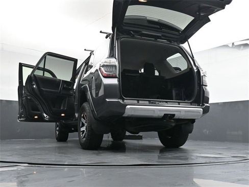 Used 2018 Toyota 4Runner TRD Off-Road image 43