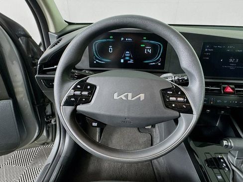 Used 2023 Kia Niro LX FWD image 11