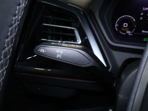 Used 2022 Audi Q4 e-tron Premium Plus w/ Premium Plus image 23