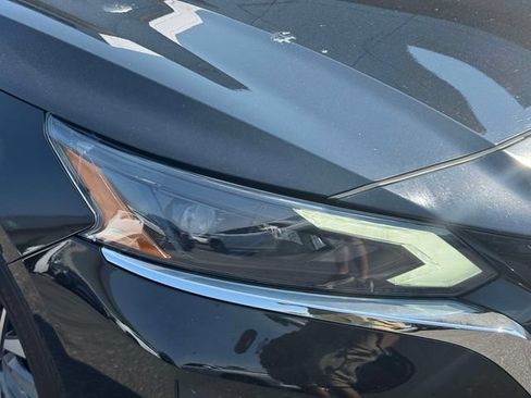 Used 2024 Nissan Altima 2.5 SV FWD image 12