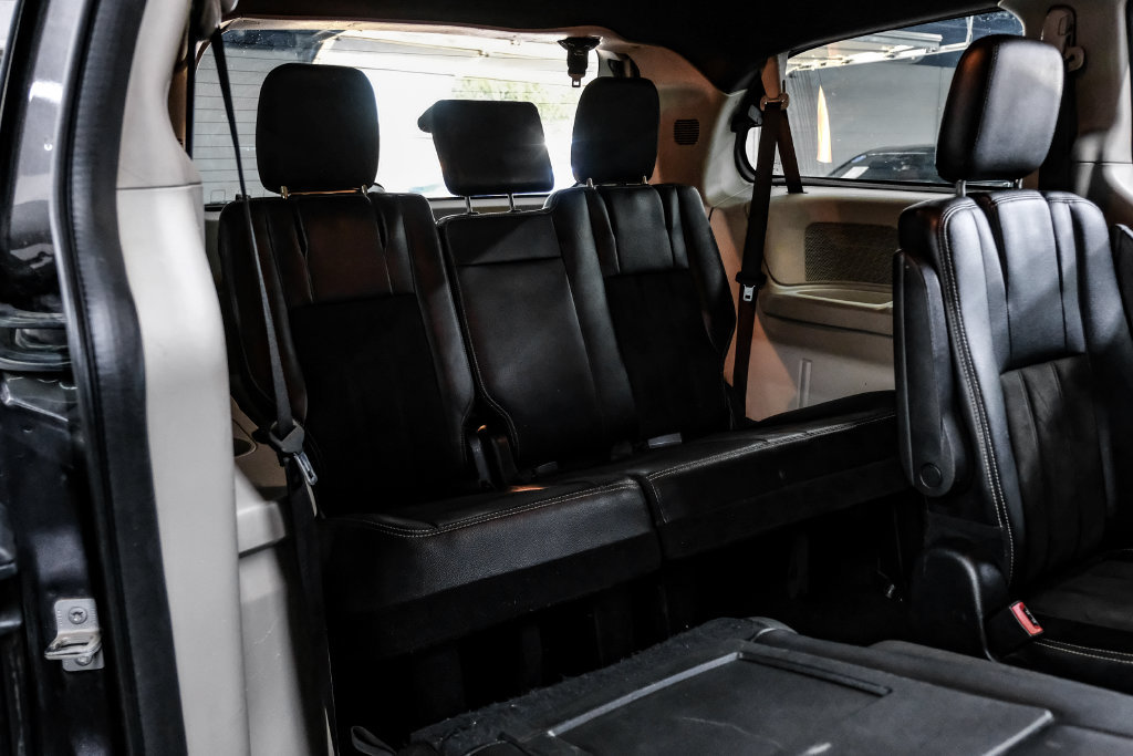 Used 2019 Dodge Grand Caravan SXT FWD image 46