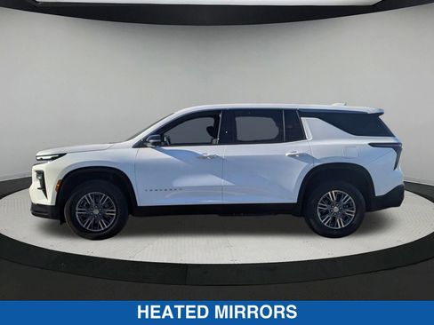 Used 2024 Chevrolet Traverse LS image 7