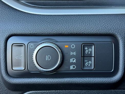 Used 2022 Ford Explorer XLT w/ Equipment Group 202A image 13