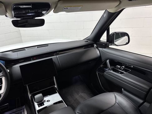 Used 2024 Land Rover Range Rover SE image 36