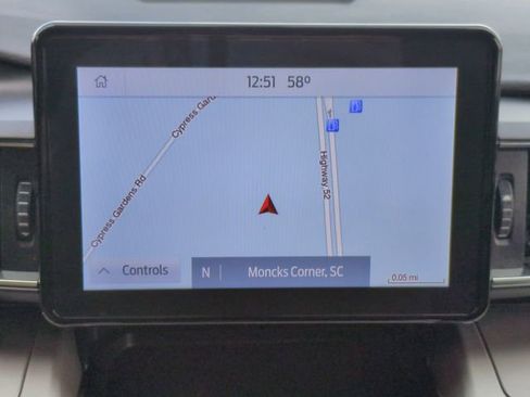 Used 2022 Ford Explorer XLT w/ Equipment Group 202A image 21