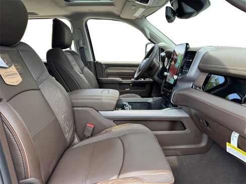 New 2025 RAM 2500 Limited image 15