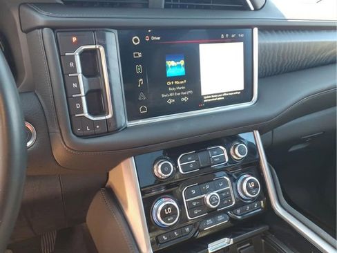 Used 2024 GMC Yukon Denali AWD/4WD image 9